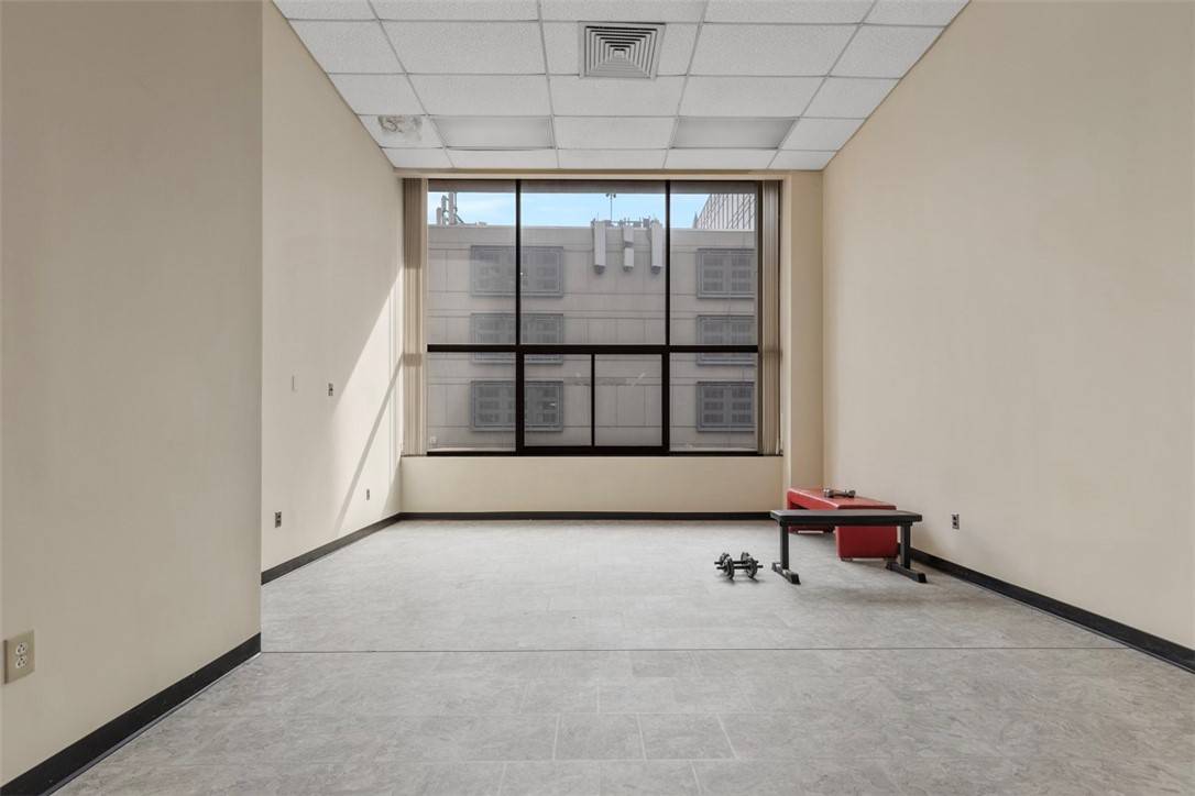 Downtown Pgh, PA 15222,219 4th Avenue