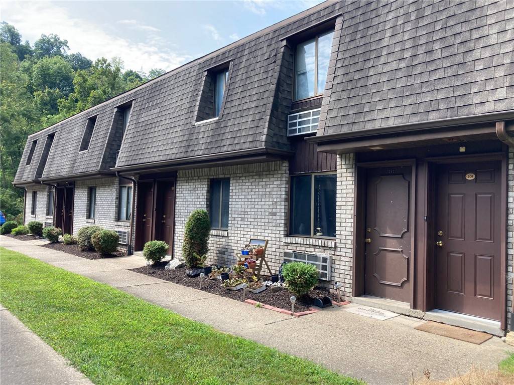 Plum Boro, PA 15068,200 Milltown Rd #206
