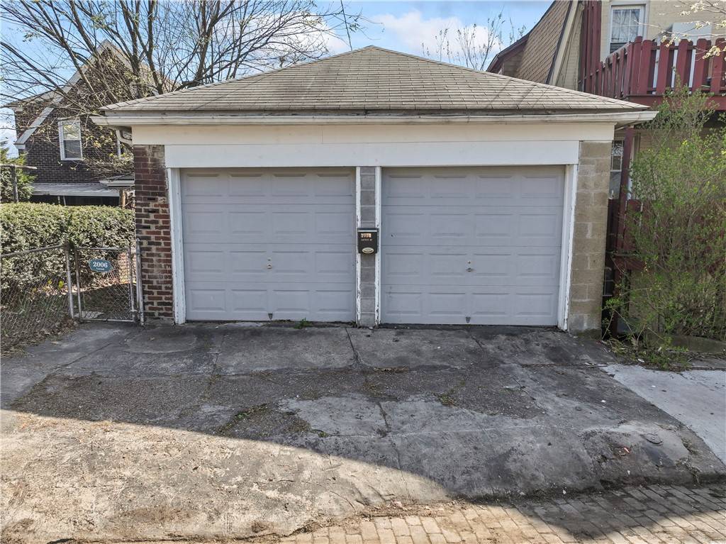 Swissvale, PA 15218,2006 Locust St