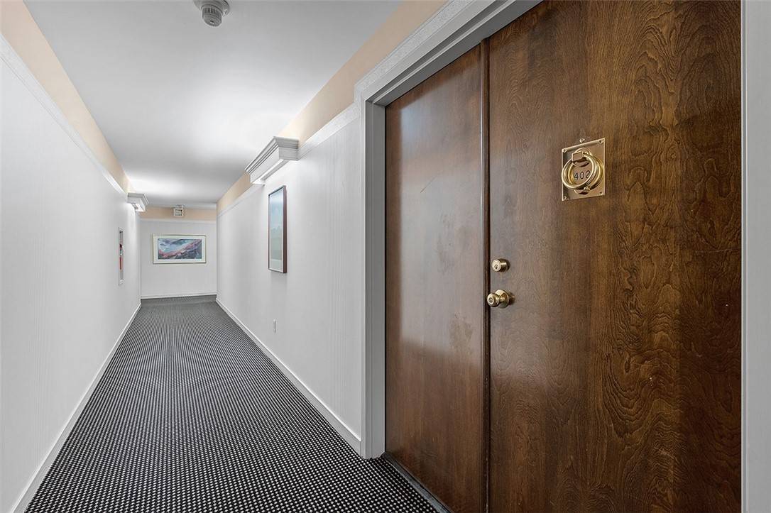Oakland, PA 15213,540 N Neville St #402