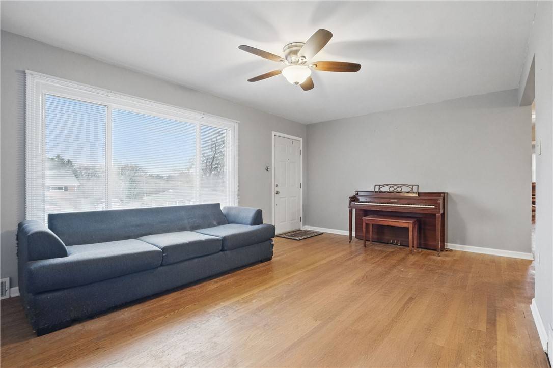 Hopewell Twp - Bea, PA 15001,5204 Webb St