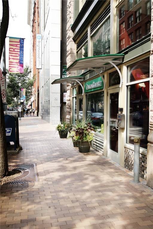 Downtown Pgh, PA 15222,941 Penn Ave #301
