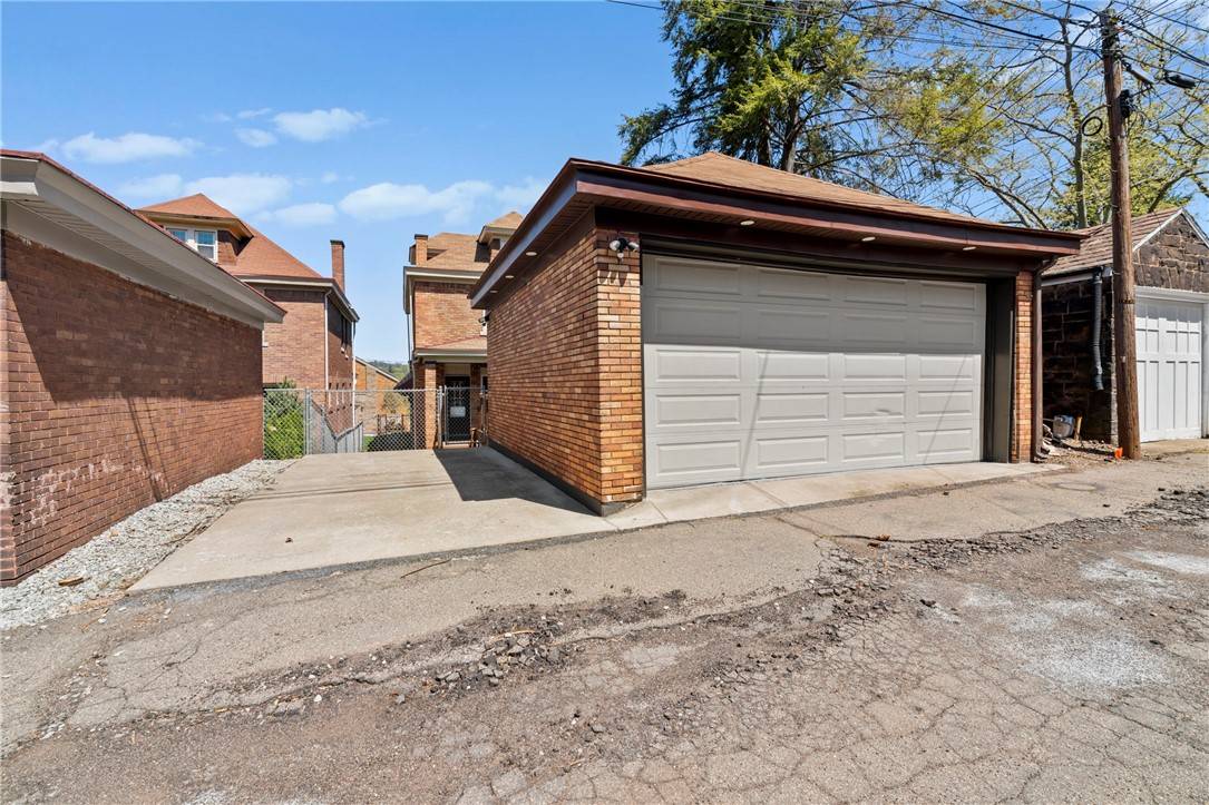 Munhall, PA 15120,440 E 10th Ave