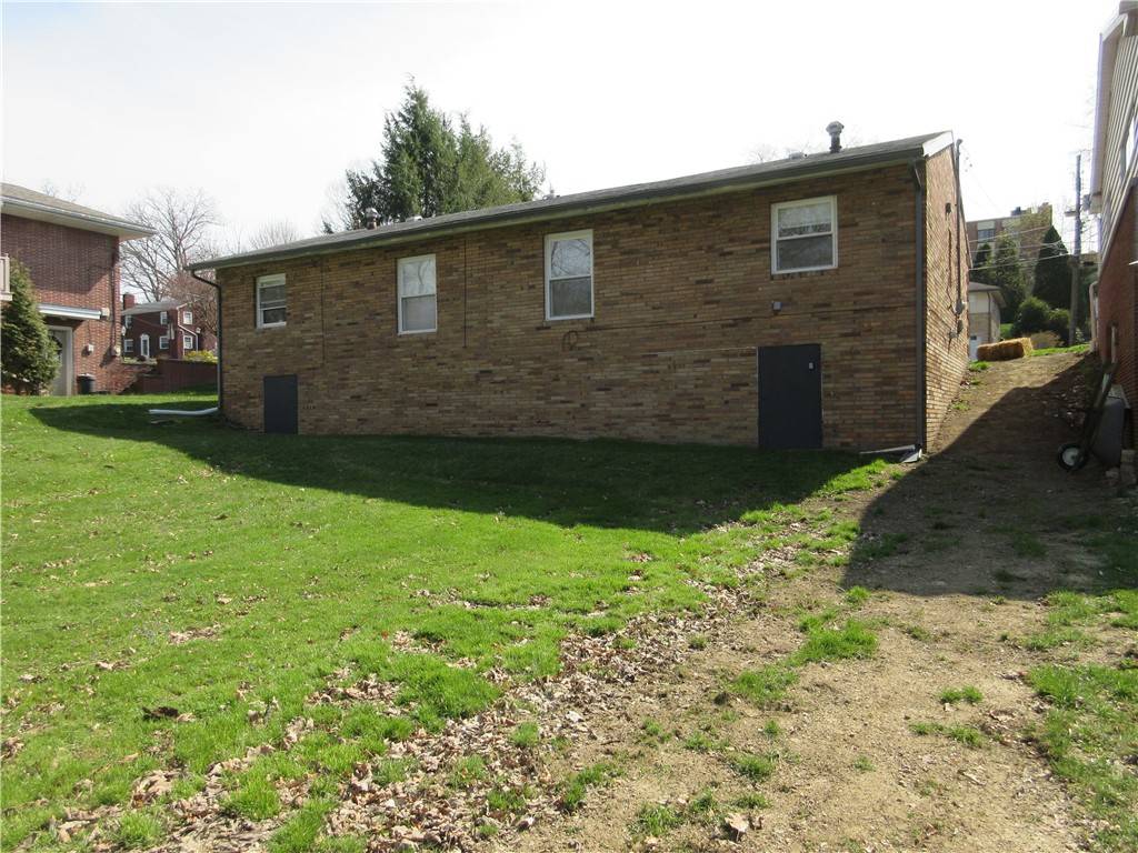 Ellwood City - Law, PA 16117,346 Mount Vernon Dr