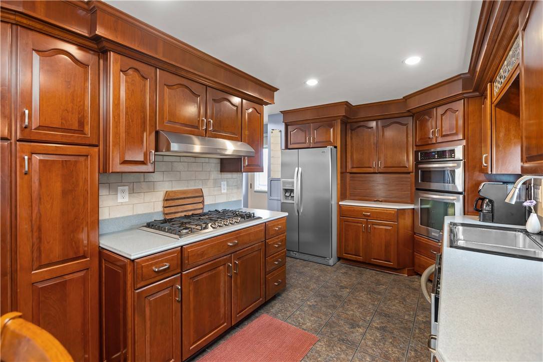 N Versailles, PA 15137,104 Textor Drive