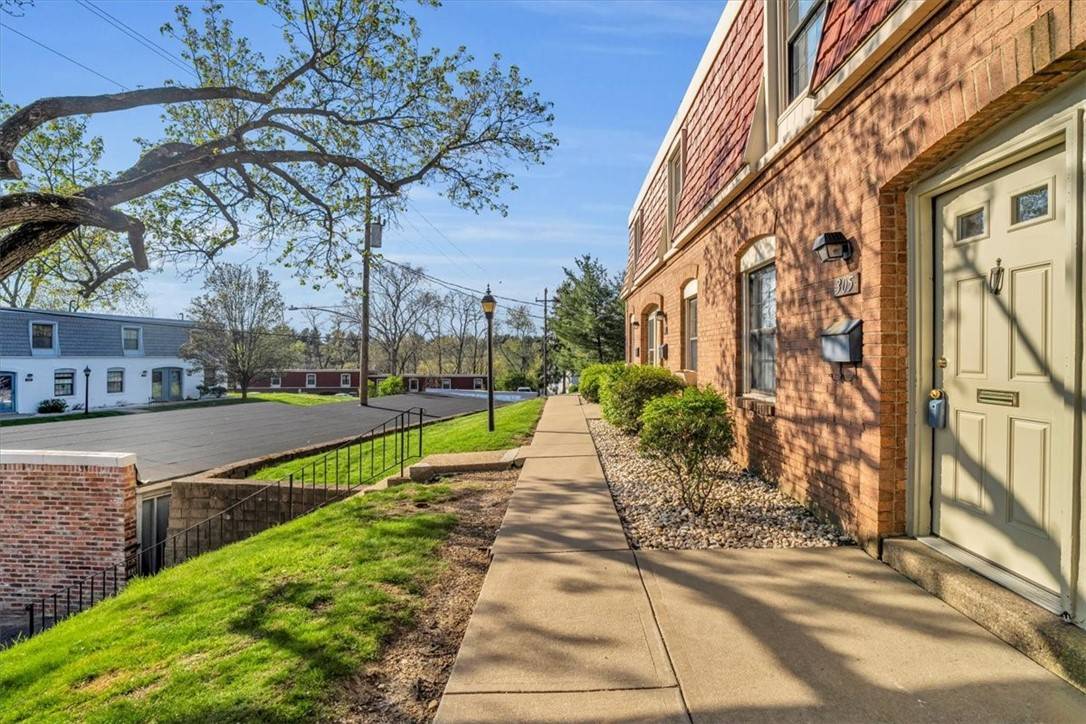 Pennsbury, PA 15205,305 Pennsview Ct