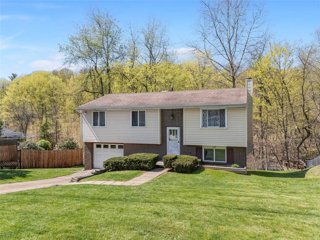 White Oak, PA 15131,107 Circle Dr