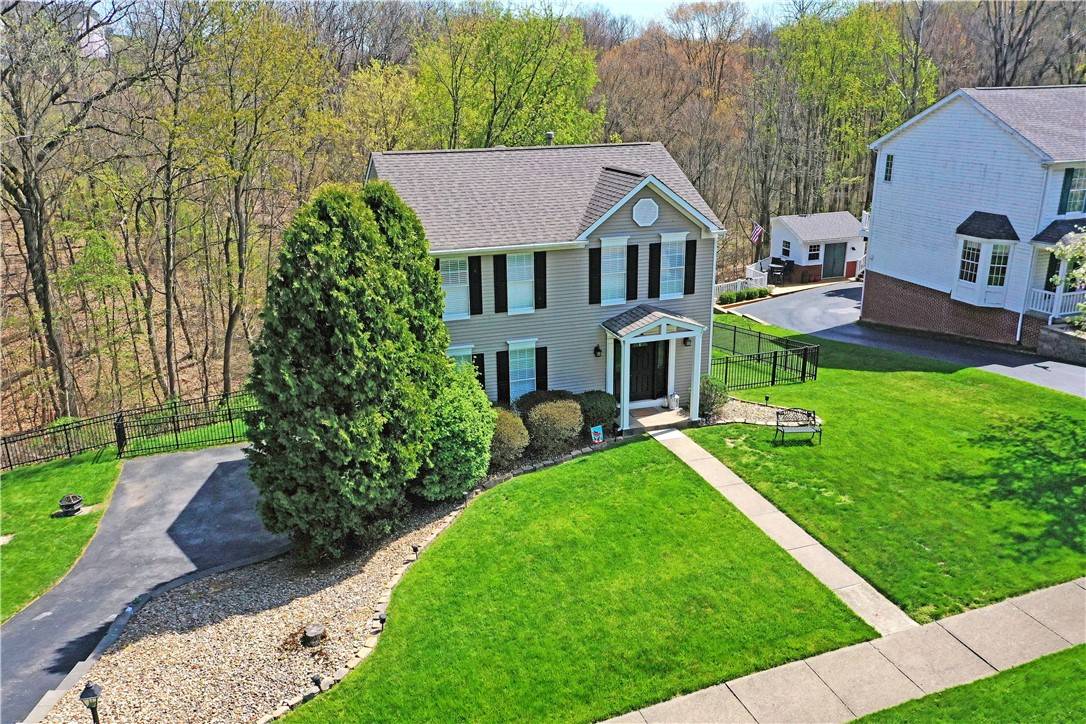 Moon/crescent Twp, PA 15108,290 Shady Glen Dr
