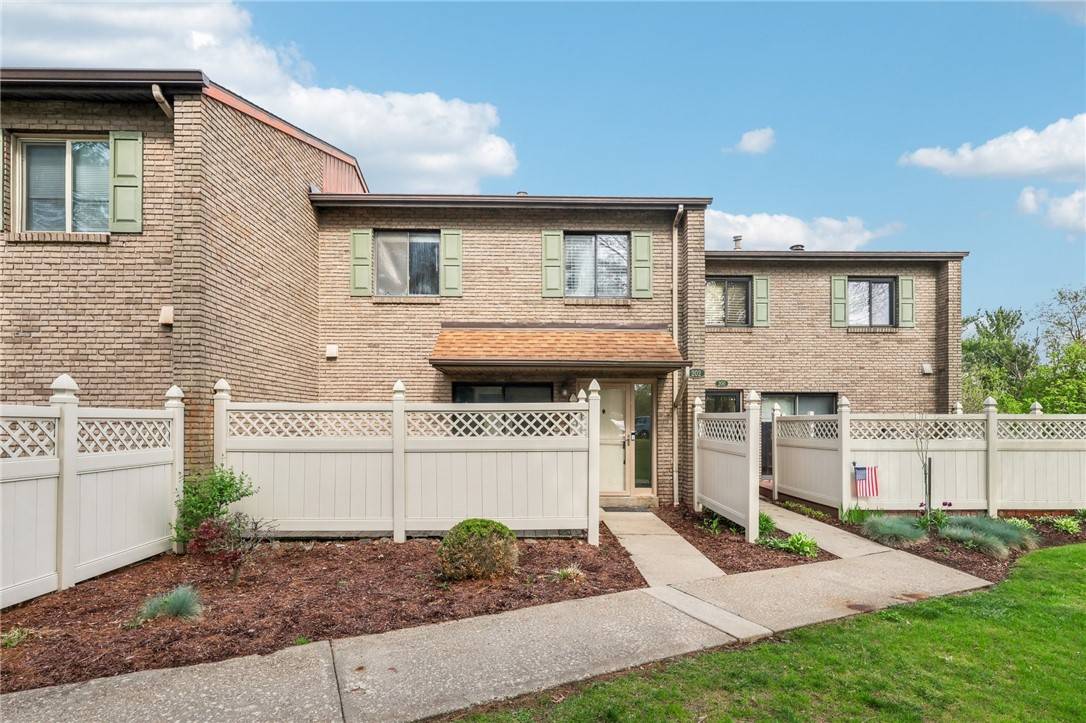 Murrysville, PA 15632,202 Williamsburg #202
