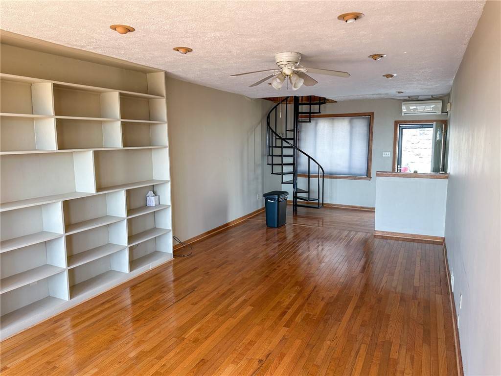 Fineview, PA 15212,170 Henderson St