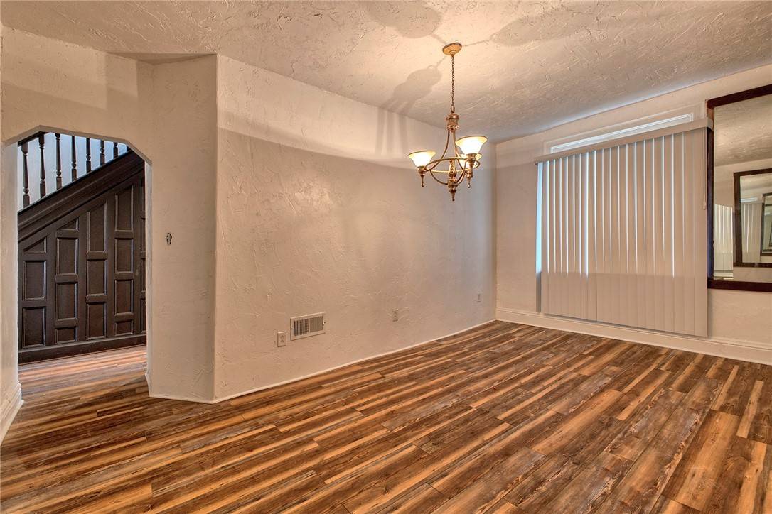 E Pittsburgh, PA 15112,519 CENTER ST