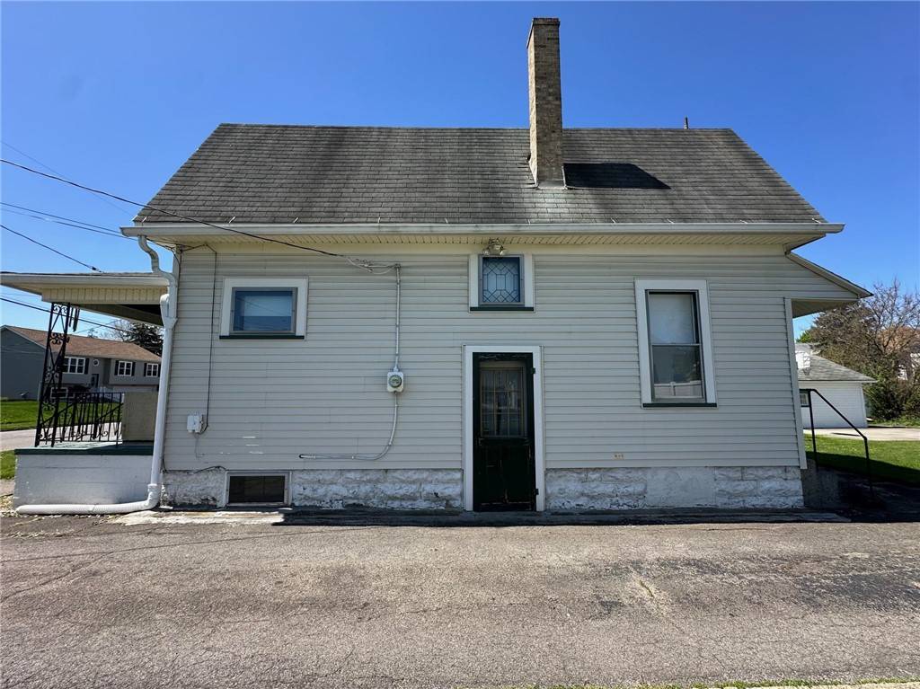 New Castle/4th, PA 16101,925 Rose Avenue