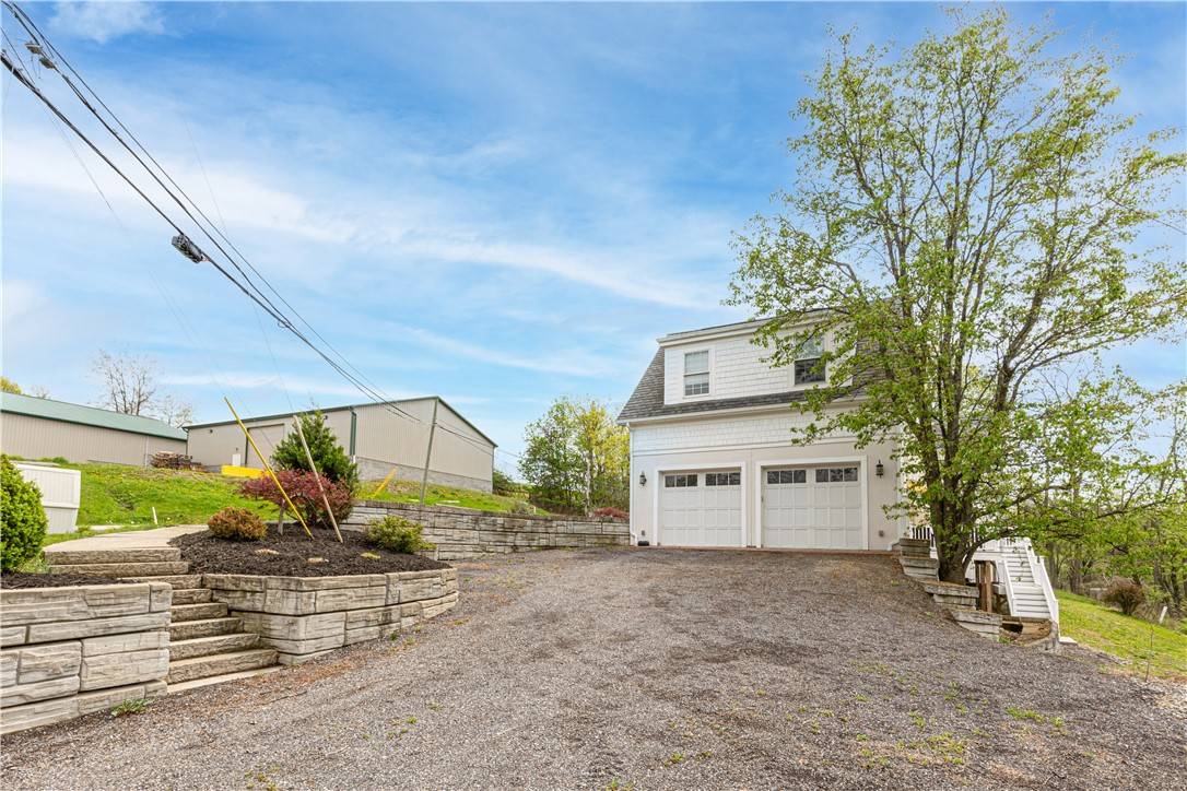 Amwell, PA 15301,1401 Amity Ridge Rd