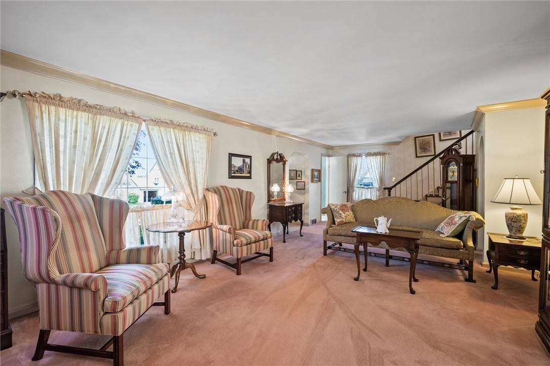 Sharon, PA 16146,1118 Bon Air Dr