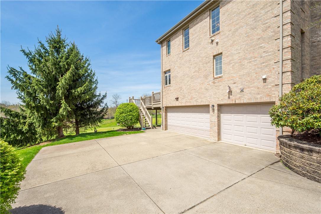 Ohio Twp, PA 15143,112 Beaver Creek Ct