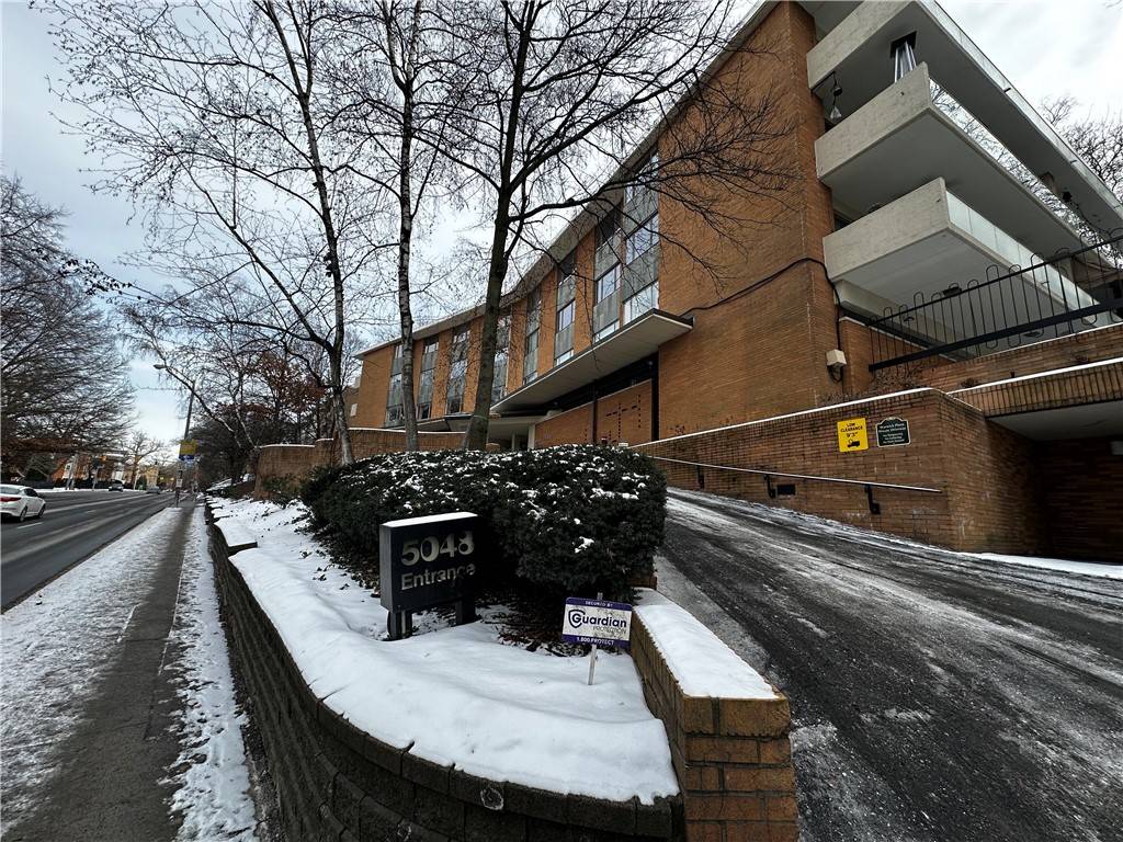 Shadyside, PA 15232,5048 Fifth #101
