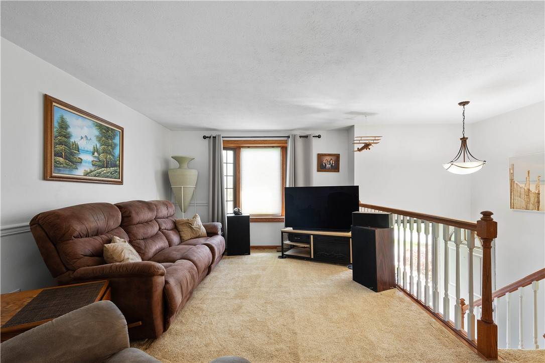 Bridgeville, PA 15017,2764 Ravenwood Dr