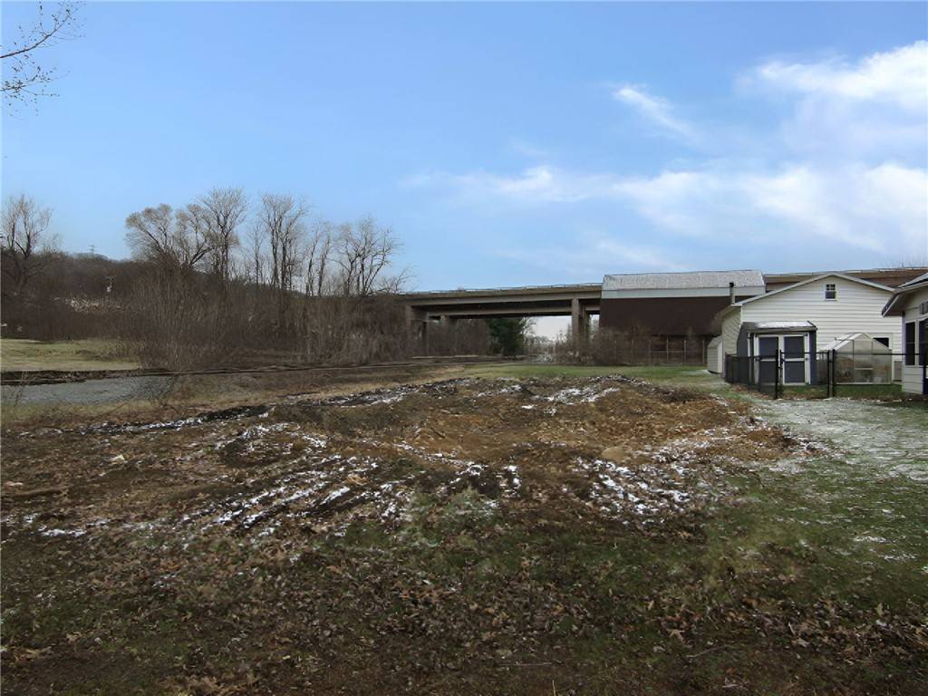 New Castle/7th, PA 16102,203 E Madison Ave