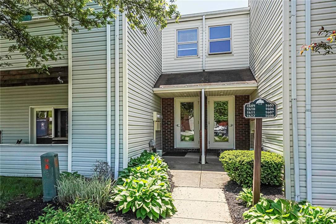 Robinson Twp - Nwa, PA 15205,1611 Kenzie Dr
