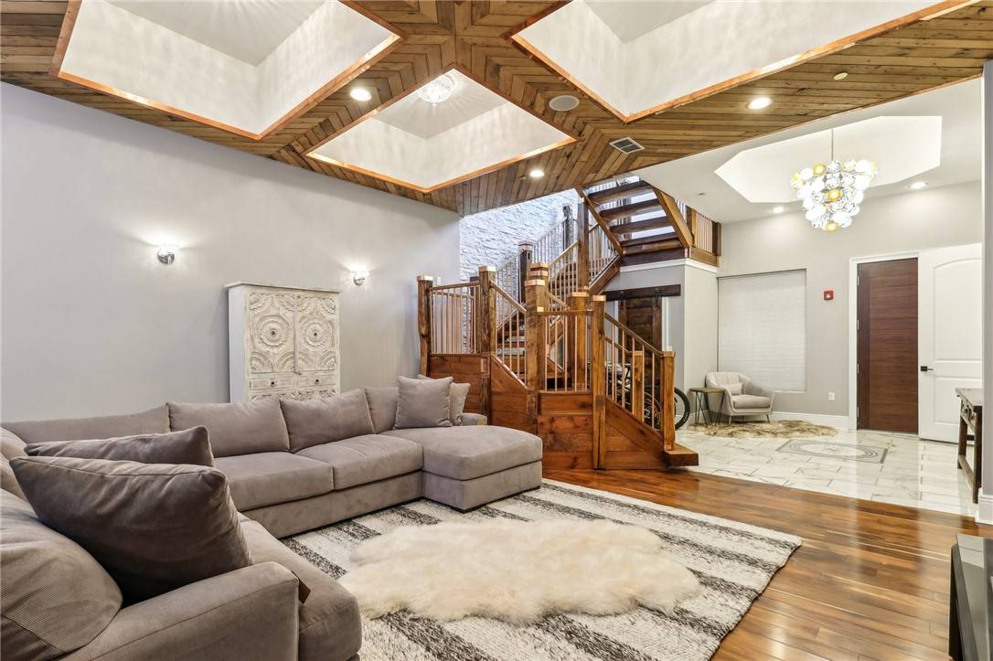 Downtown Pgh, PA 15222,215 25th Street #7