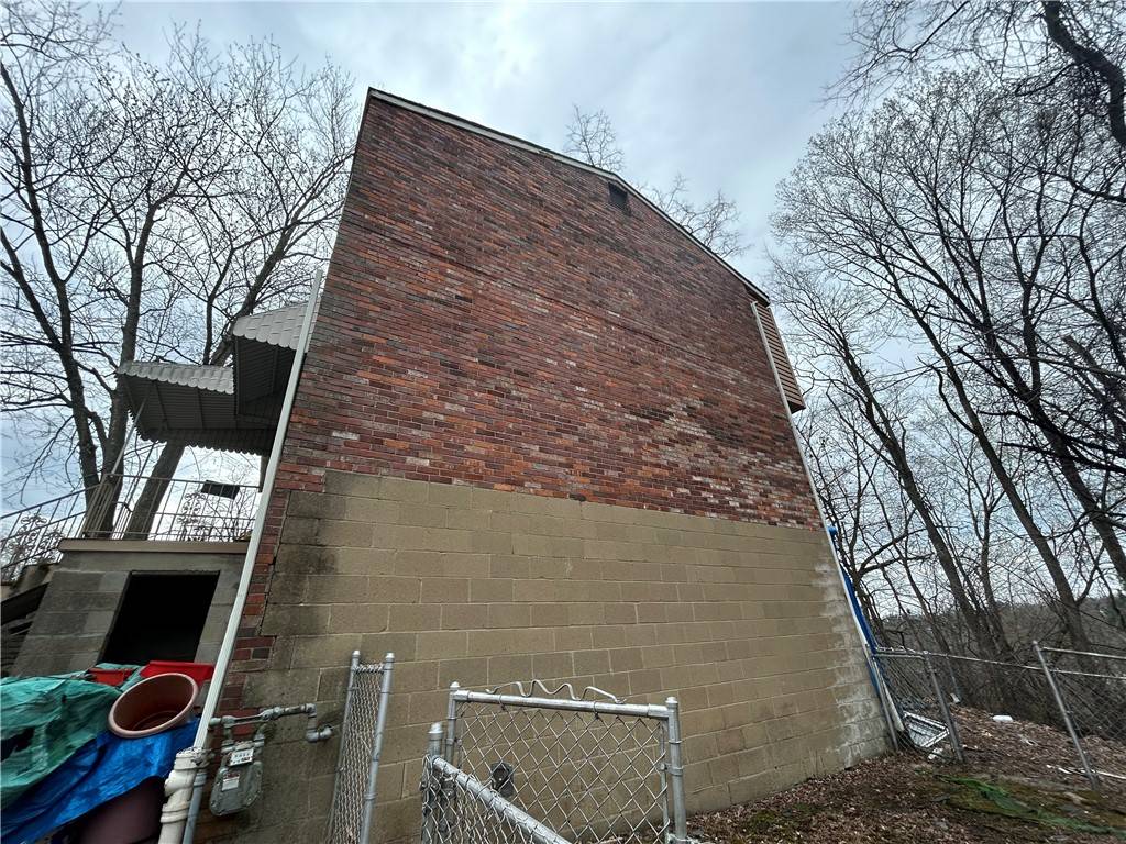 Wilkinsburg, PA 15221,1521 Weinman St