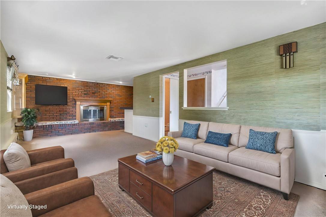 Jefferson Hills, PA 15025,118 Tangelo Dr