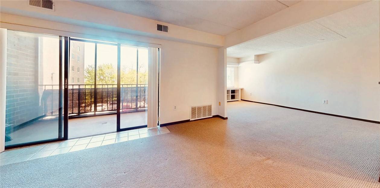 Squirrel Hill, PA 15217,5600 Munhall Road #403
