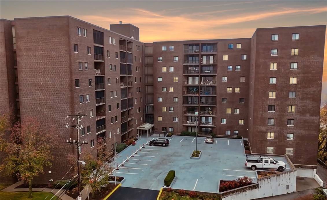Squirrel Hill, PA 15217,5600 Munhall Road #403
