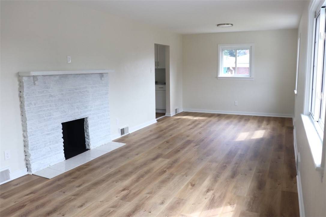 West Mifflin, PA 15122,3901 Fleetwood Dr