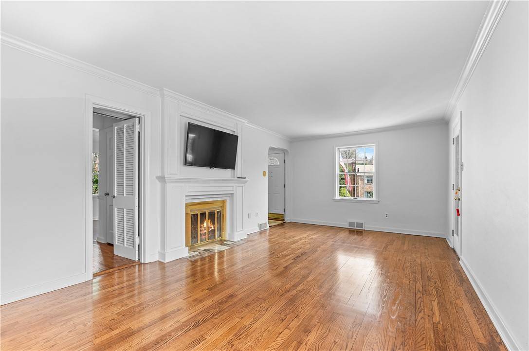 Mt. Lebanon, PA 15228,460 Thornycroft Avenue
