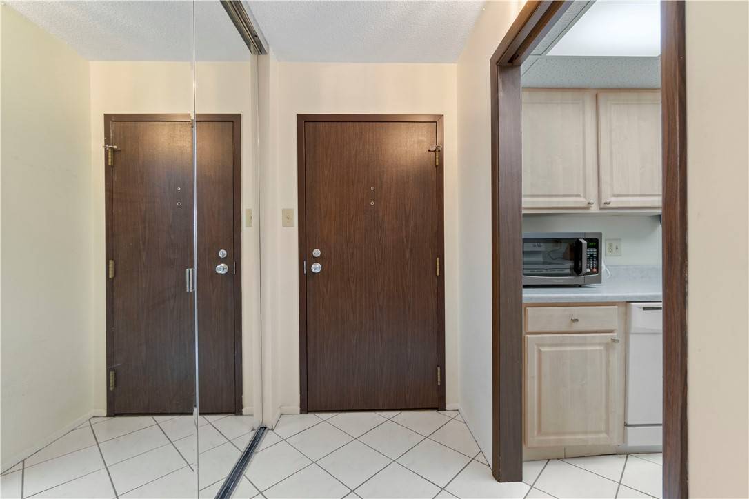 Squirrel Hill, PA 15217,5600 Munhall Road #517