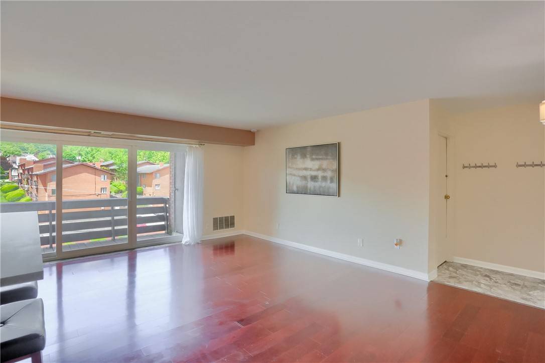 Emsworth, PA 15202,8179 Ohio River Blvd #16