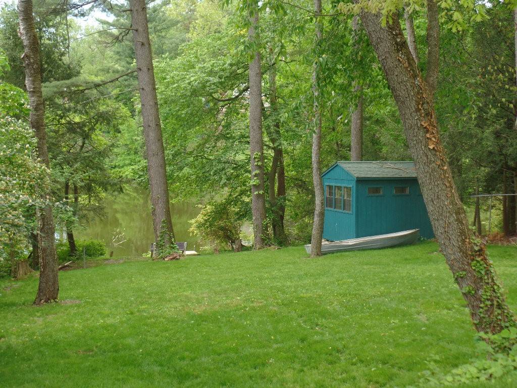 Mt. Lebanon, PA 15343,1004 Lindendale