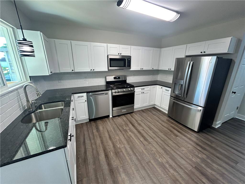 Ellwood City - Law, PA 16117,221 Line Ave