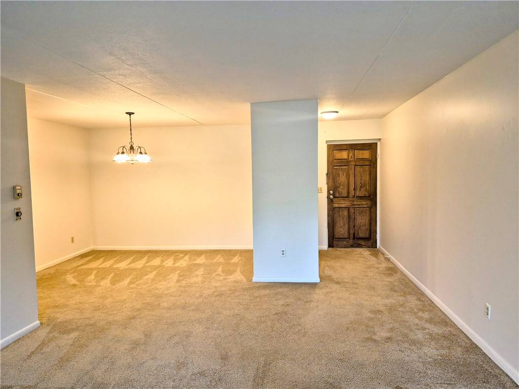 Moon/crescent Twp, PA 15108,1621 Forest Green Dr