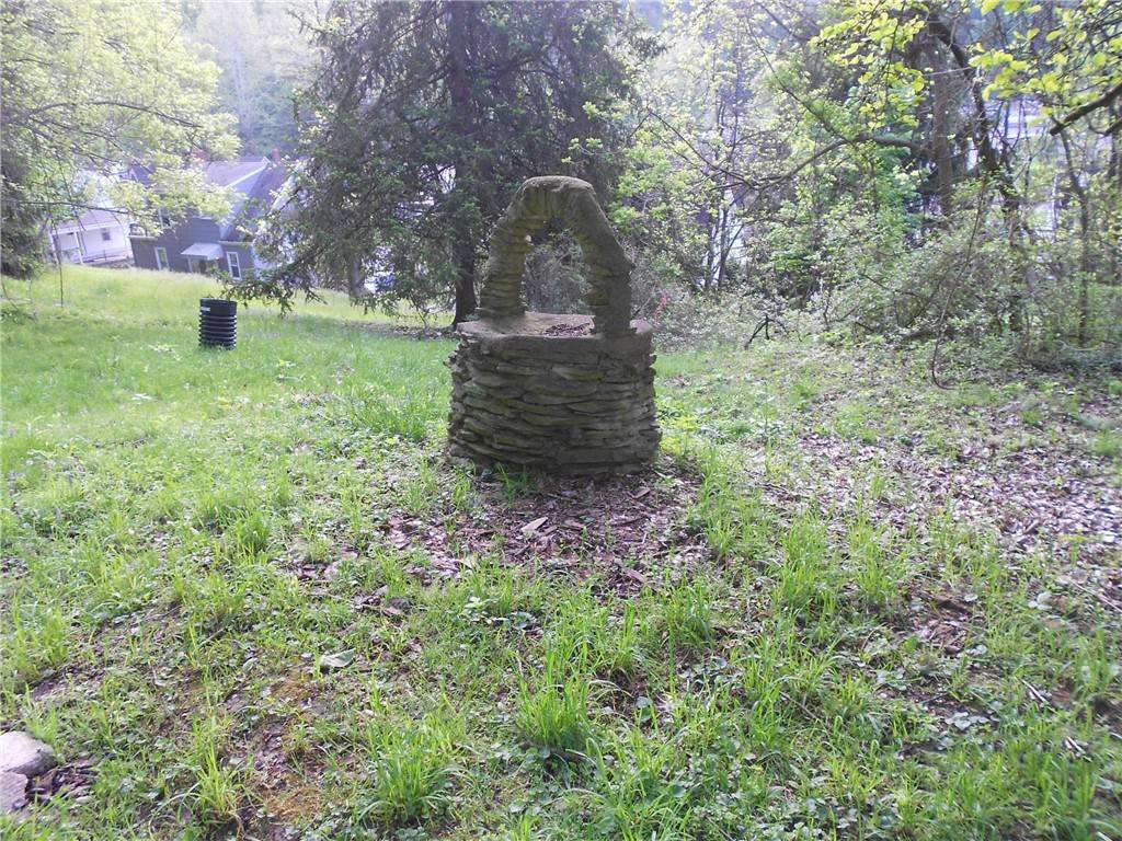 Shaler, PA 15223,939 Middle Rd