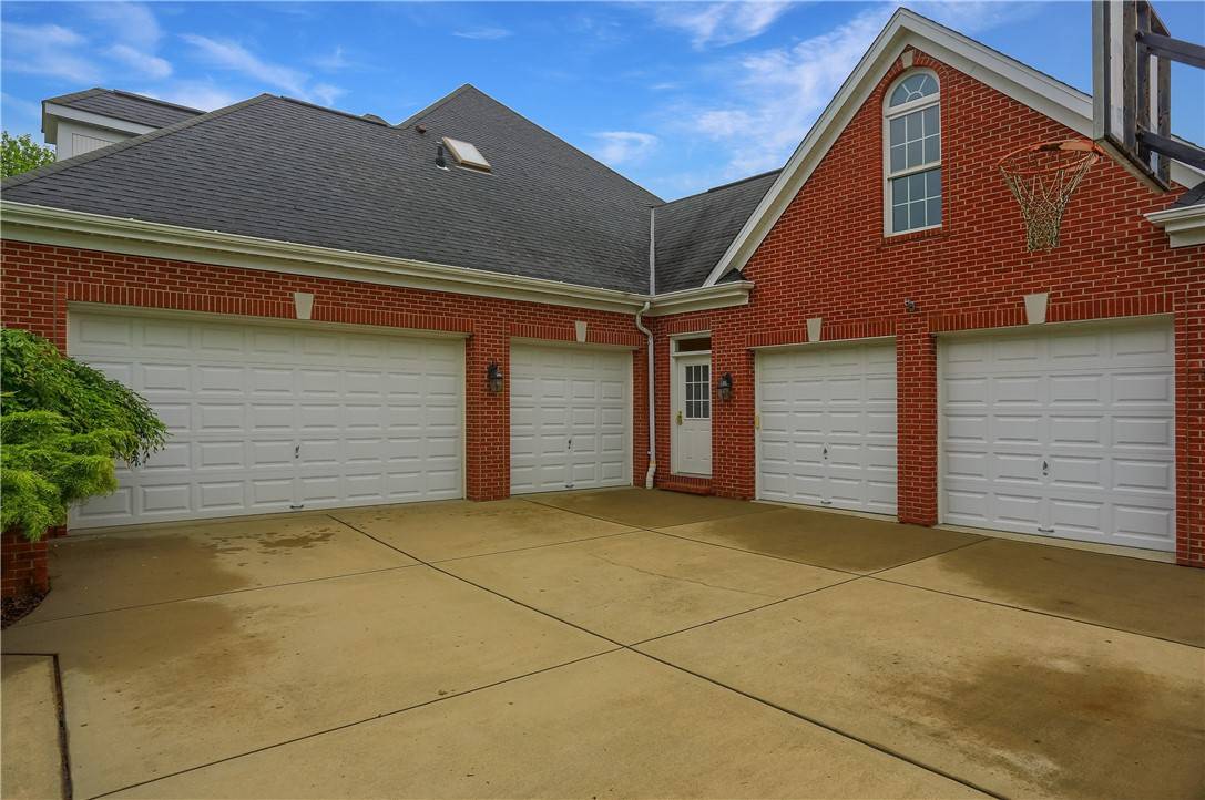 Cranberry Twp, PA 16066,606 Adare Court