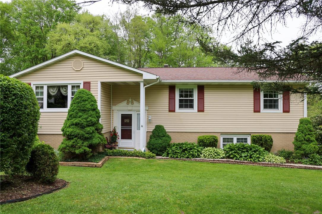 E Lackawannock Twp, PA 16137,21 Dogwood Dr
