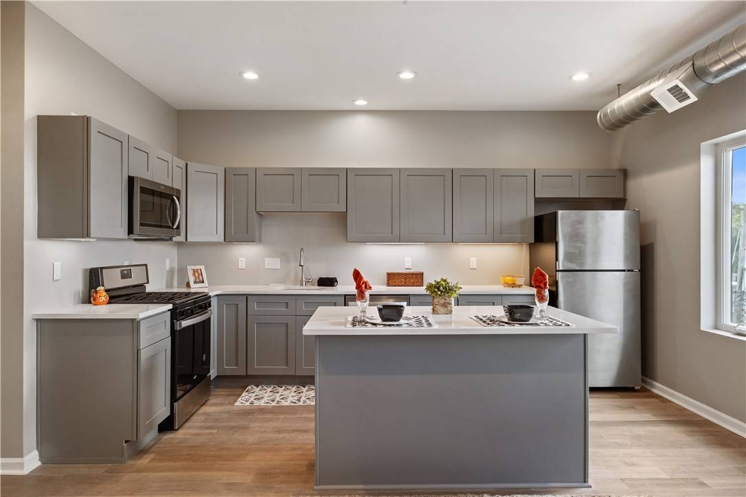 Lawrenceville, PA 15201,3809 Liberty Ave #302