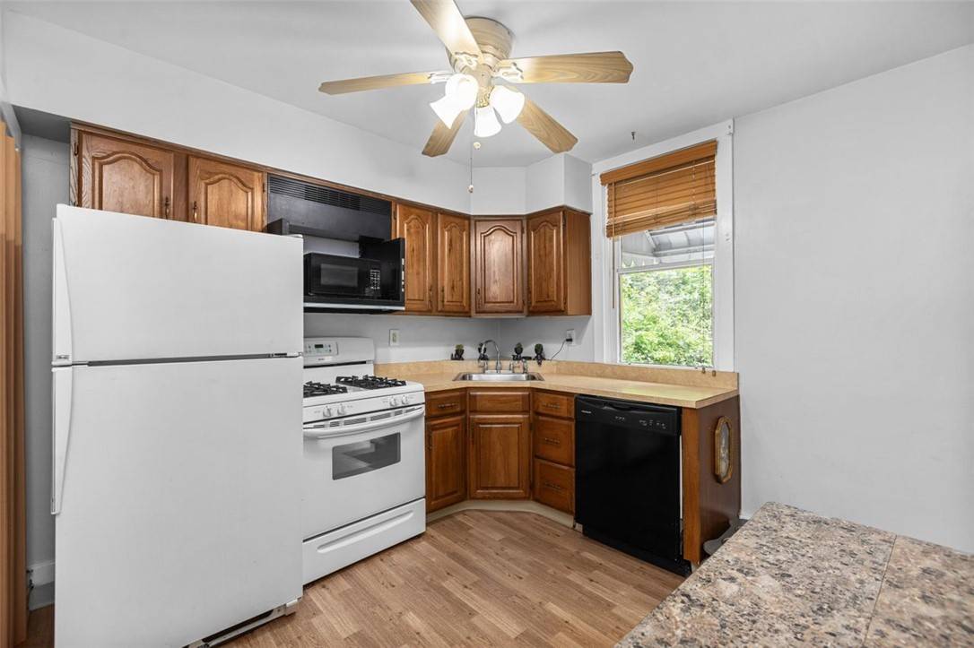 Greenfield, PA 15207,329 Ivondale St
