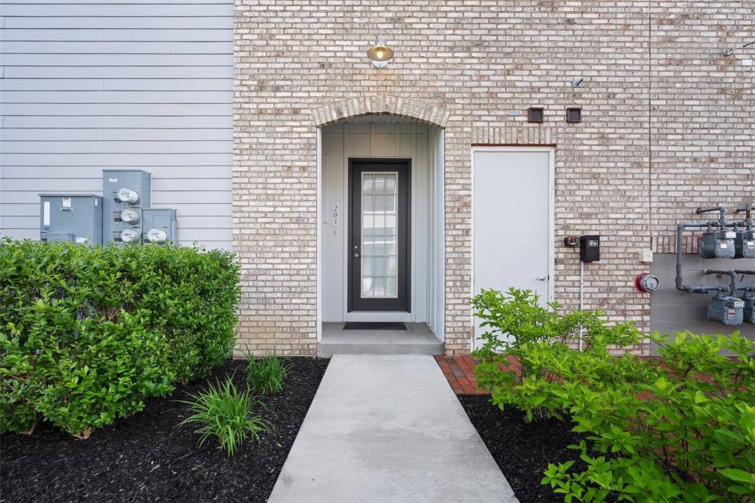 Cranberry Twp, PA 16066,303 Tillary Lane #201