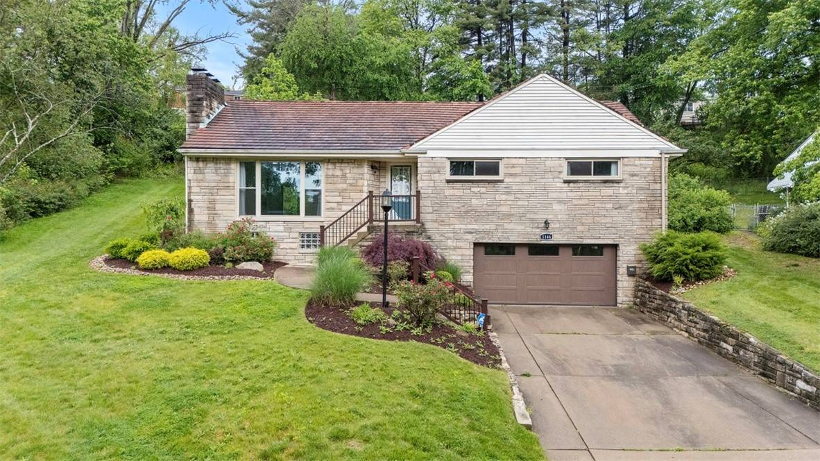 Mt. Lebanon, PA 15243,1146 Lakemont Dr