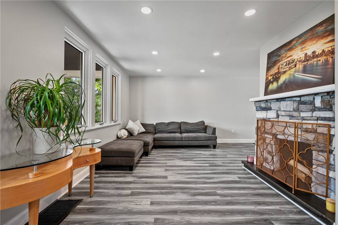 Brentwood, PA 15227,210 E Willock