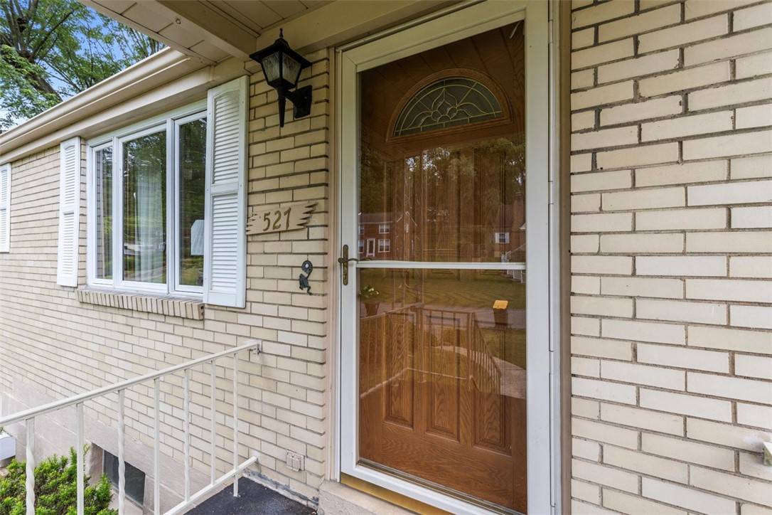 Bethel Park, PA 15102,527 Glenrock Dr