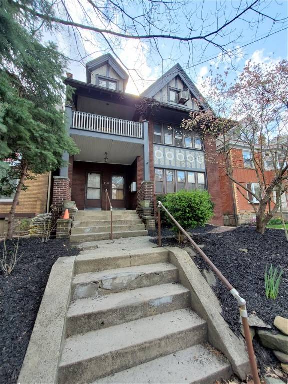 Bloomfield, PA 15213,222 Morewood Ave #3