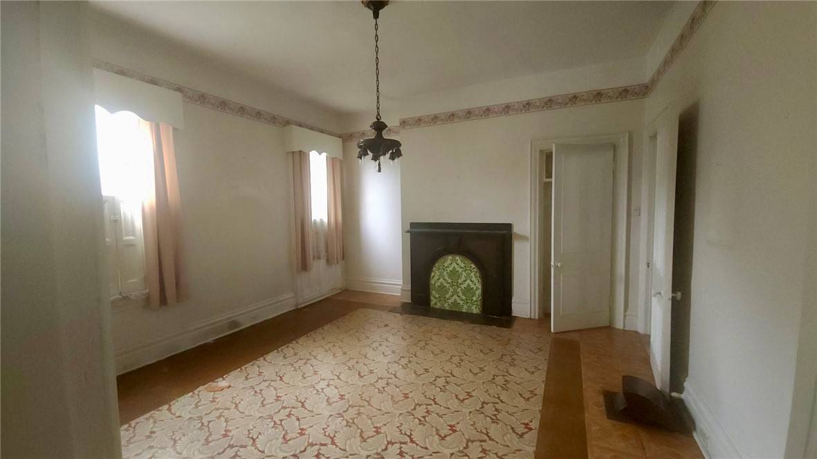 Lincoln-larimer, PA 15206,141 Mayflower St