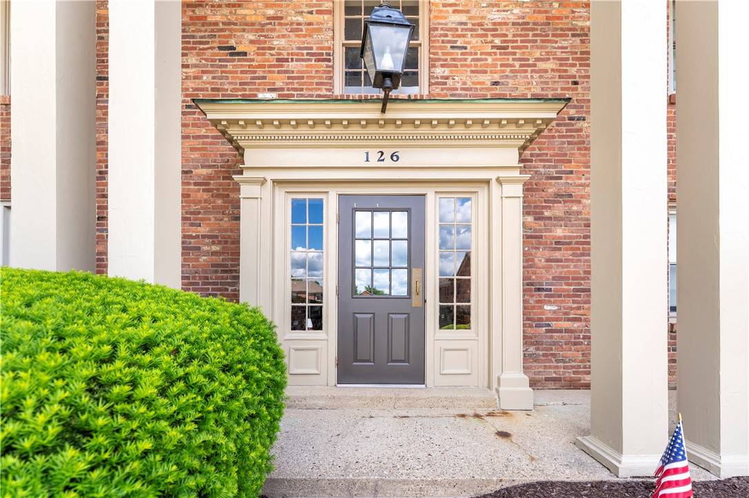 PA 15216,126 Jamestown Ct #C