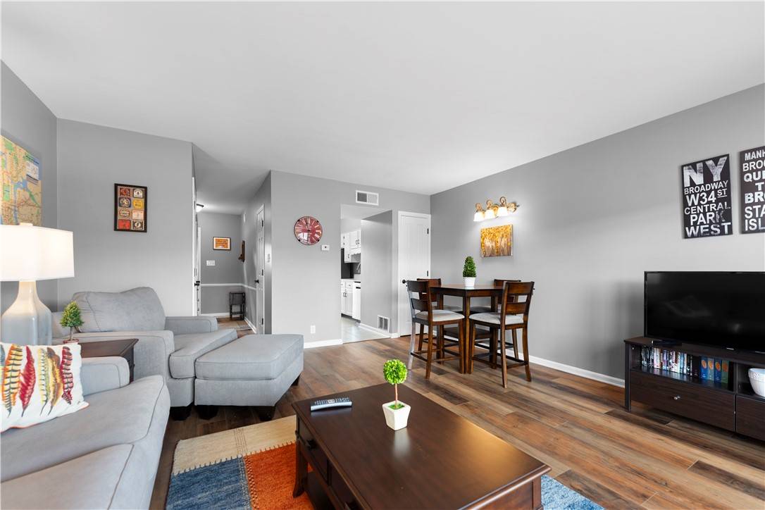 Scott Twp - Sal, PA 15216,140 Jamestown Ct