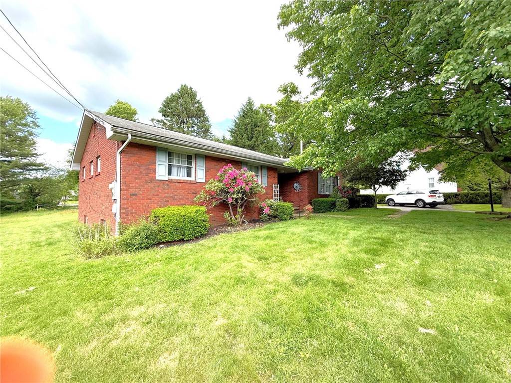 Neshannock Twp, PA 16105,14 W Oakwood Way