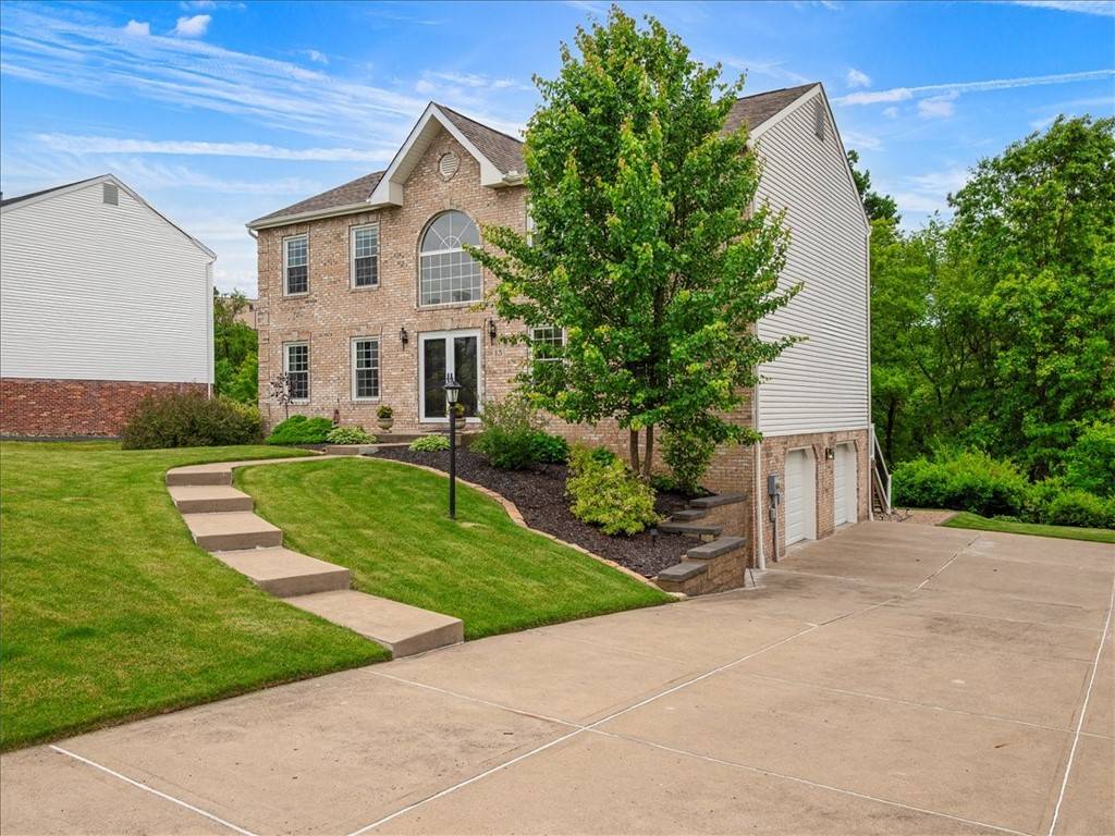 Robinson Twp - Nwa, PA 15136,13 Westchester Court